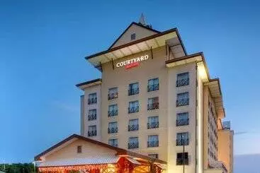 ホテル Courtyard By Marriott Paramaribo