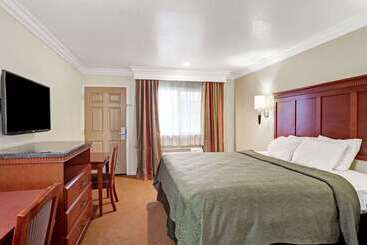 호텔 Super 8 By Wyndham Cypress Buena Park Area