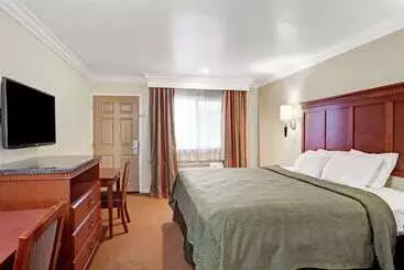 Отель Super 8 By Wyndham Cypress Buena Park Area