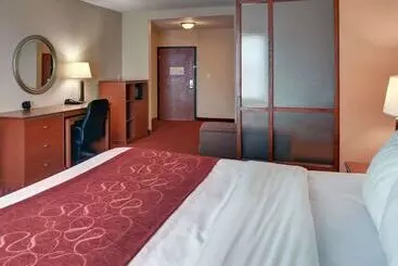 Hotelli Quality Suites Near Cedar Creek Lake