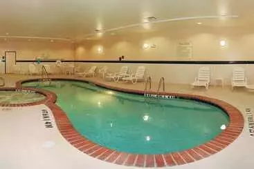 ホテル Quality Suites Near Cedar Creek Lake