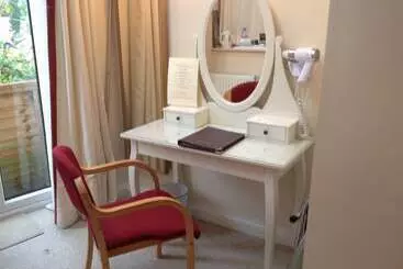 هتل Avonpark House