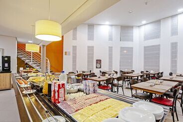 ホテル Camboriu Express