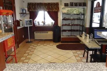 モーテル Baymont By Wyndham Petoskey