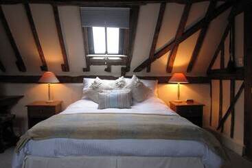 住宿加早餐  Falcon Inn