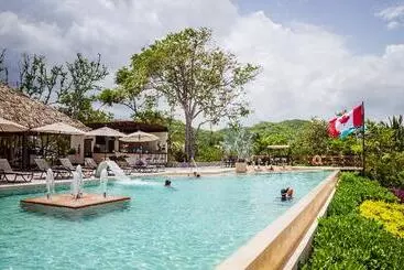 ホテル Binniguenda Huatulco & Beach Club