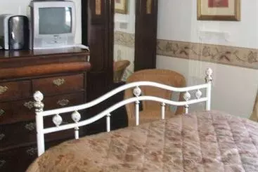 Отель Airedale Guest House