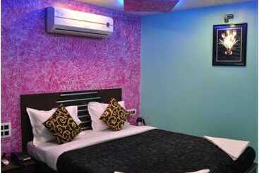 Отель Planet Plaza