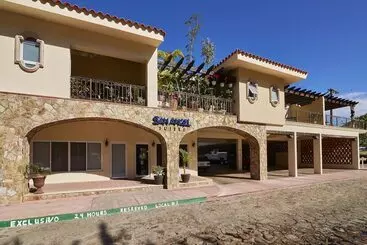 בית מלון כפרי San Angel Suites