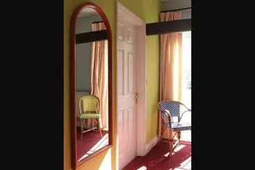 Hotel The Roebuck Inn