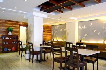 Fersal Hotel Neptune Makati