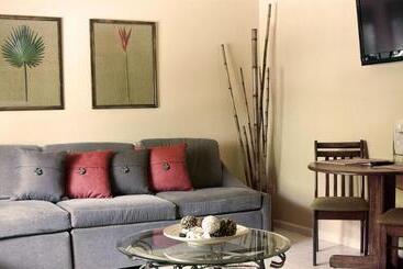 בית מלון כפרי Hibiscus Suites  Sarasota