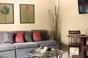 בית מלון כפרי Hibiscus Suites  Sarasota