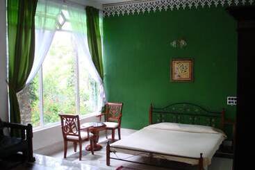 فندق Indeco Lake Forest