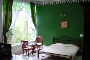 호텔 Indeco Lake Forest