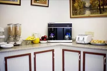 Hotel Red Carpet Inn And Suites Plymouth