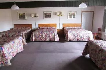 Мотель Yellowstone Country Inn