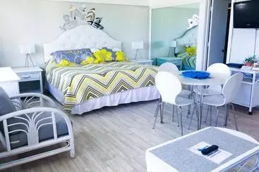 Apartments Coral Tides Resort