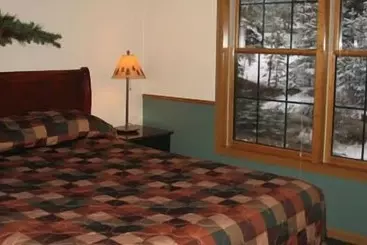 Hotelli The Evergreens On Fall River