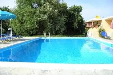 River Studios & Apartments