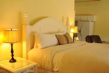 Отель Acorn Hill Lodge And Spa