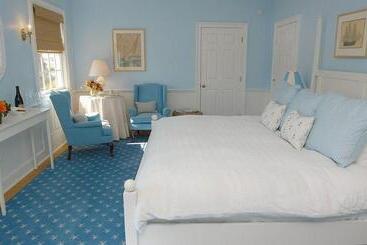 فندق The Breakwater Inn & Spa