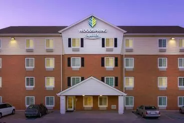 فندق Woodspring Suites Omaha Bellevue, An Extended Stay