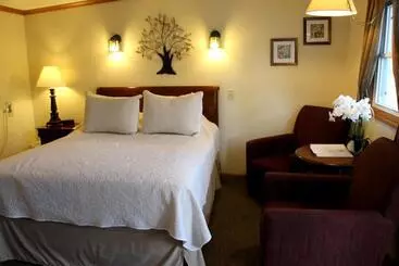 בית מלון כפרי All Seasons Inn