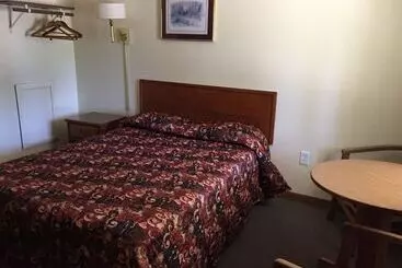 汽车旅馆  Elmwood Motor Lodge