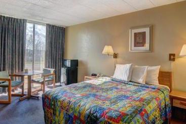 Отель Days Inn Clearfield