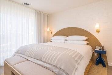 בית מלון כפרי The Shoals Suites & Slips