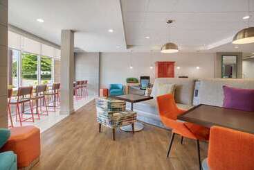 هتل Home2 Suites By Hilton Charlotte I 77 South, Nc