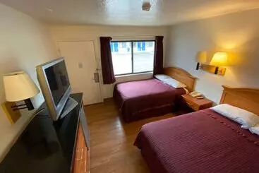 호텔 Travelodge By Wyndham Grand Rapids North