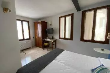 Maison
 Ca  Fontanea