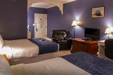 هتل Depot Inn & Suites