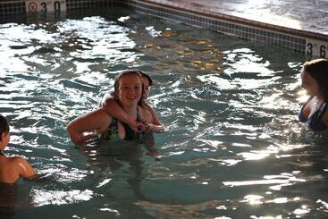 فندق River Valley Inn & Suites