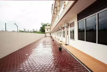 Hotelli Sopou Penginapan Rinal & Tuah By Oyo Rooms