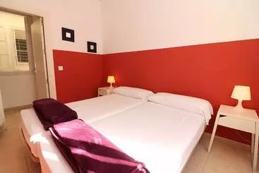 Feel Hostels City Center