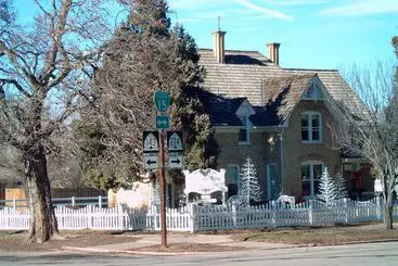 هتل Victorian Rose Country Inn