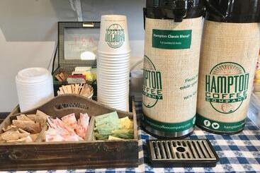 מוטל Shorewood Inn