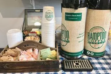 汽车旅馆  Shorewood Inn