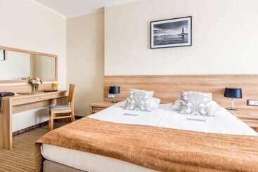 בית מלון כפרי Mercure Wiazowna Brant