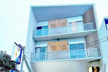 Hotel Gmrentals Apartment At Mactan Airport