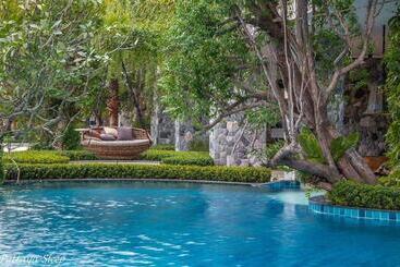 تختخواب و صبحانه The Riviera Jomtien Pet Friendly