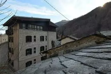 Retkeilymaja La Meira Sermig Casa Ferie