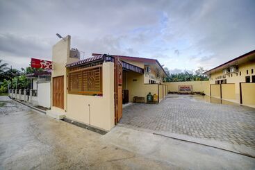 Hotel Reddoorz At Shine Guest House Tebing Tinggi