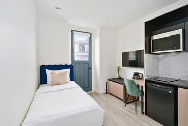 هتل آپارتمان Clouds Lofts   Quartier Latin