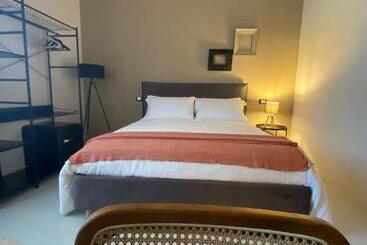 פנסיון Casimiro Rooms