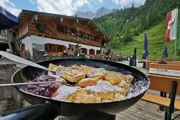 ホテル Binsalm  Schutzhütte