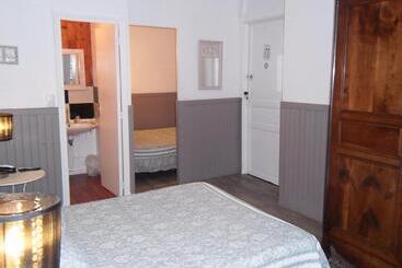 هتل Hôtel Des Arceaux